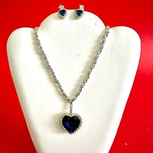 Titanic Heart of the Ocean necklace and earrings